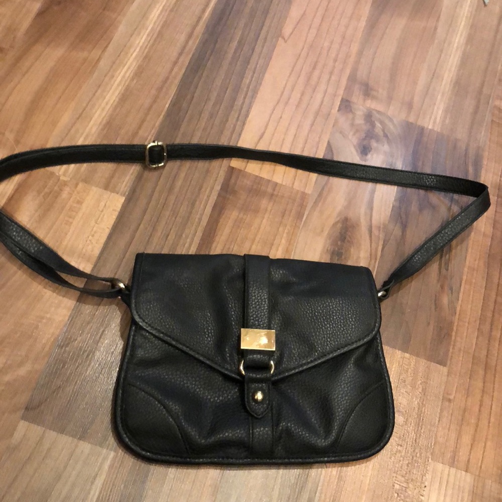 Cosmopolitan black faux leather purse